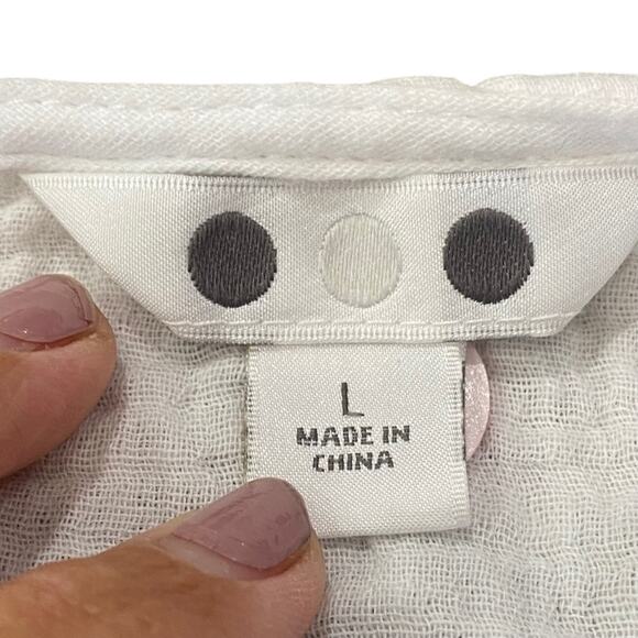 Three Dots White cotton gauze v neck flutter sleeve  Relaxed fit blouse Sz LARGE - Picture 5 of 10